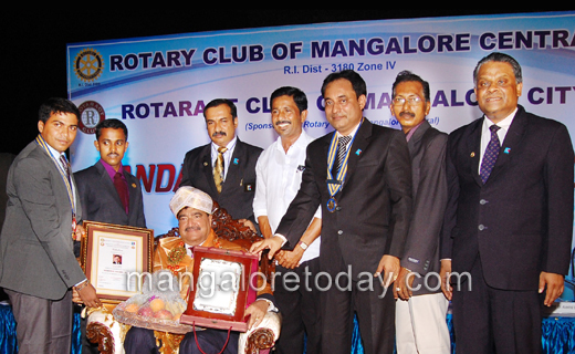 Vandana Award conferred on Dr.B.R.Shetty